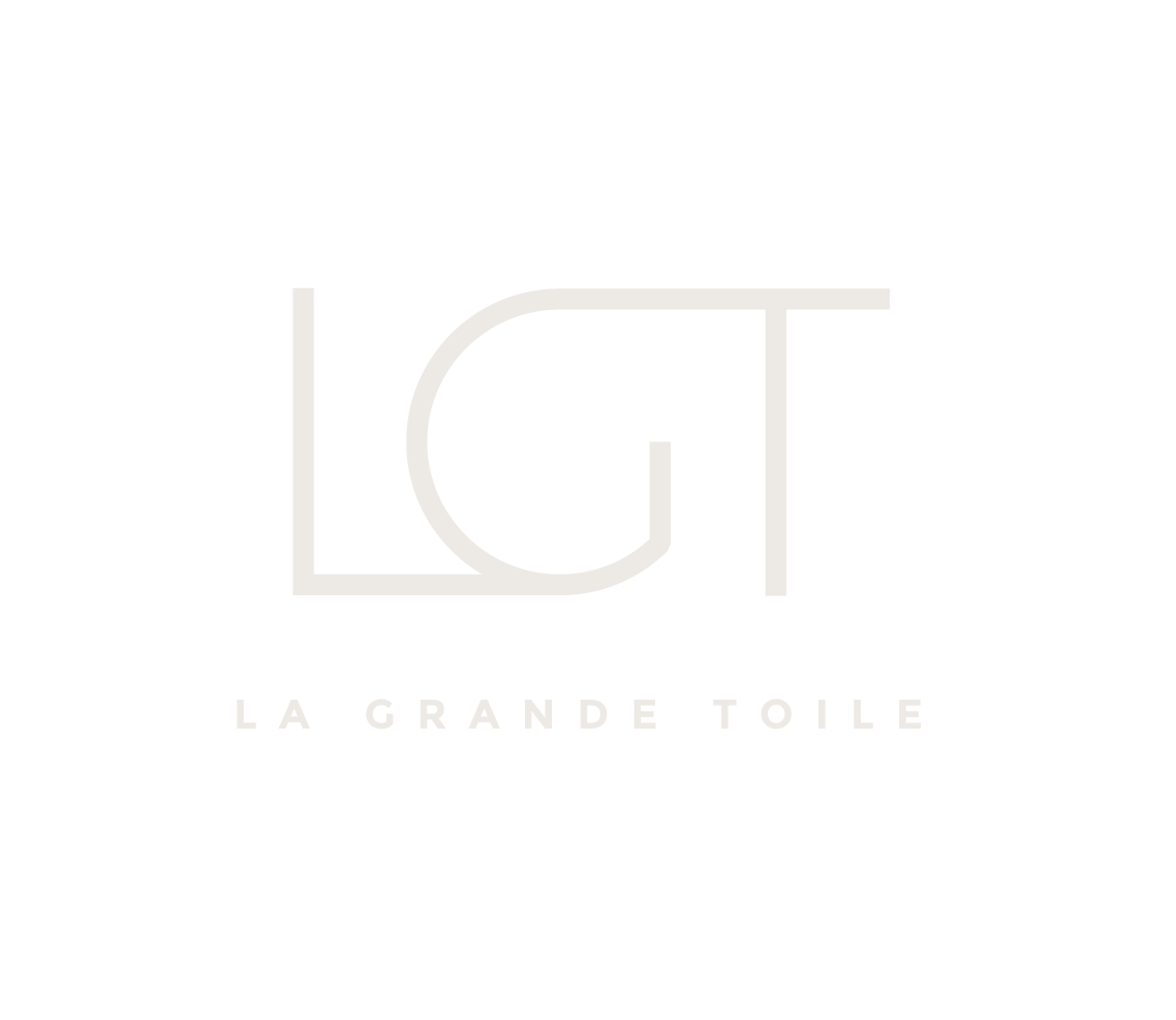 Le logo de La Grande Toile, il est écrit L G T suivit de 'La Grande Toile'